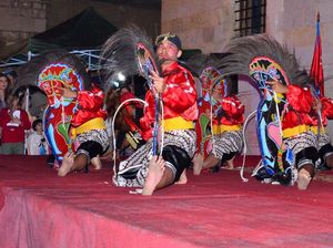Prajurit TNI Perkenalkan Kesenian Tradisional di Libanon