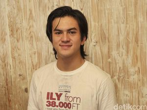 Rizky Nazar Diperiksa Intensif Usai Ditangkap Terkait Kasus Ganja Rizky Nazar Diperiksa Intensif Usai Ditangkap Terkait Kasus Ganja