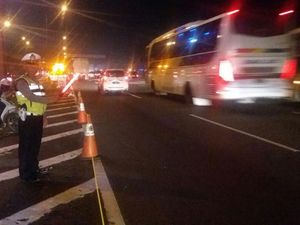Tol Cikampek Arah Jakarta Masih Lancar Malam ini