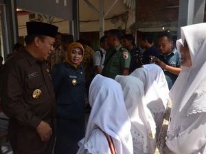 Puluhan Pelajar dan Guru di Lamongan Dites Urine Narkoba
