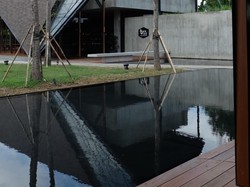 Seperti Anak Kunci, Begini Bentuk Eyeliner di Era 1900-an