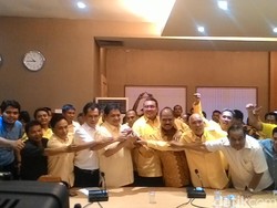 Airlangga dan Indra Bambang Utoyo Daftar Caketum Golkar