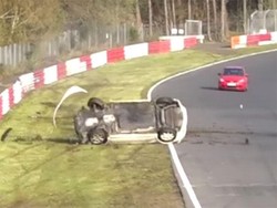 Ngeri, Honda Civic Type R Jumpalitan di Udara