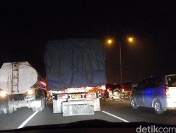 2 Bus Alami Gangguan di Tol Bekasi, Lalu Lintas ke Cikampek Masih Macet