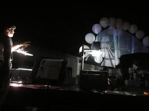 Seniman Indonesia dan Prancis Tampilkan Wayang Layang LOiseau