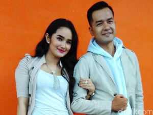 Diam-diam Ternyata Faby Marcelia Sudah Cerai dengan Revand Narya Diam-diam Ternyata Faby Marcelia Sudah Cerai dengan Revand Narya