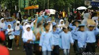 Libur Long Weekend, Ragunan Dipadati Pengunjung