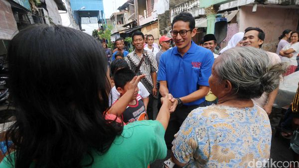 Sandiaga Uno Menyapa Warga Jakarta