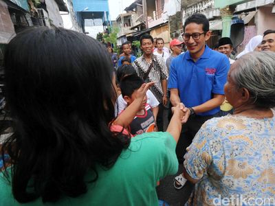 Sandiaga Uno Menyapa Warga Jakarta