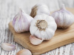 Batasi Konsumsi 8 Makanan yang Memicu Bau Badan Ini