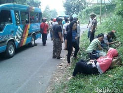 Minibus Peziarah Kecelakaan di Jalur Trawas-Prigen, 8 Orang Luka
