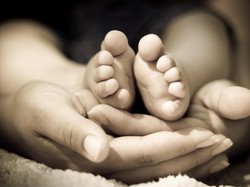 Sempat Dinyatakan Meninggal, Bayi Ini Kini Jadi Anak yang Lucu