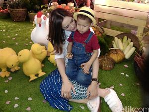 Anak Jadi Prioritas Cathy Sharon di Tengah Proses Cerai Anak Jadi Prioritas Cathy Sharon di Tengah Proses Cerai