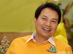 2 Caketum Golkar Ancam Mundur, Aziz: Keluar Partai Juga Enggak Ada yang Larang