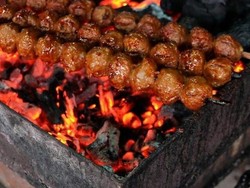 5 Rekomendasi Warung Bakso Bakar Maknyus di Malang, Dijamin Bakal Ngiler