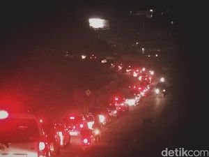 Macet Parah, Tangkuban Parahu-Bandung 5 Jam!