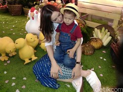 Cathy Sharon Gelar Pesta Ulang Tahun Anak Tanpa Suami