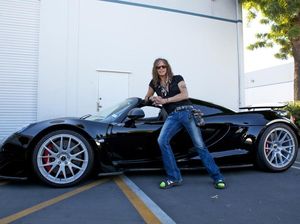 Steven Tyler Lelang Mobil Convertible Tercepat di Dunia, Harganya Mulai Rp 14 Miliar Steven Tyler Lelang Mobil Convertible Tercepat di Dunia, Harganya Mulai Rp 14 Miliar