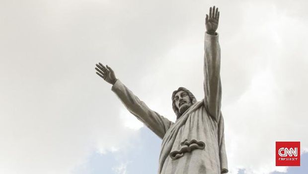 Liputan Toraja Patung Yesus Kristus Memberkati di Kecamatan Makale, Tana Toraja.