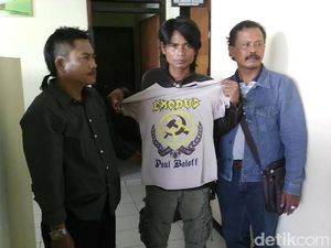 Pakai Kaos Palu Arit Saat di Samsat, Siari Diamankan Polisi