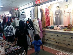 Berkah Libur Panjang, Pedagang Pasar Tanah Abang Kebanjiran Order