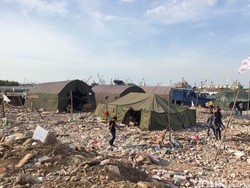 Prabowo Subianto Sumbang Tenda untuk Warga Pasar Ikan yang Direlokasi Ahok