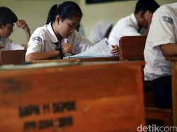 Menteri Anies: 20 Juta Siswa Akan Terima Bantuan Sosial Non Tunai