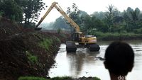 Cegah Banjir, Waduk Brigif Dinormalisasi