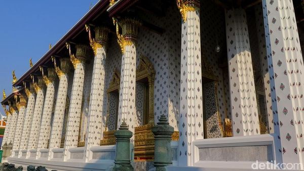 Mengagumi Sudut Cantik Wat Arun di Bangkok