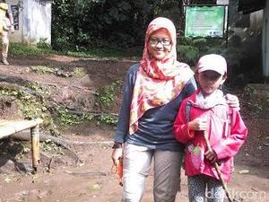 Saat Mendaki Gunung Bukan Hanya Milik Orang Dewasa, Tapi Juga Anak-anak Kecil ini