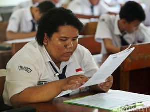 Siswa SMP Jalani Ujian Nasional
