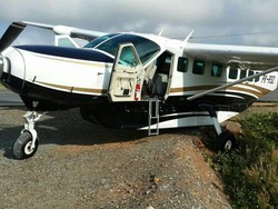 Pesawat Pengangkut Sembako Tergelincir di Sentani, Roda Masuk Drainase