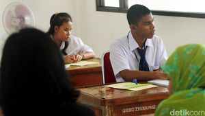 Menengok Ujian Nasional Siswa Tuna Netra