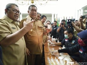Usai Libur Panjang, Gubernur dan Wagub Jabar Dites Urine