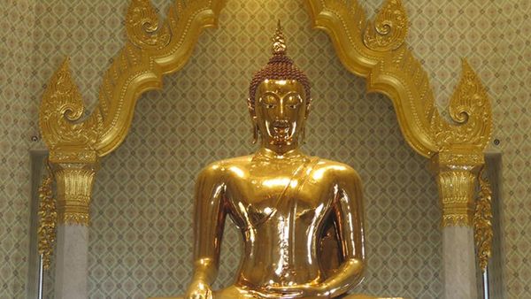 Patung Buddha dari Emas Murni Terbesar Sedunia di Thailand