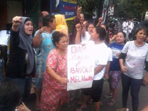 Diberi SP-1, Warga Lauser Kebayoran Baru Aksi Tolak Digusur