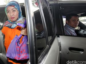 Devyanti Rochaeni Jalani Pemeriksaan