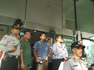 Massa HMI Ogah Ditemui Kabiro Humas KPK, Tetap Tuntut Bertemu Saut Situmorang