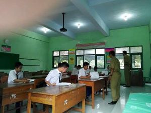 9 Anak Binaan dari Lembaga Pembinaan Khusus Anak Blitar Ikut Ujian Nasional