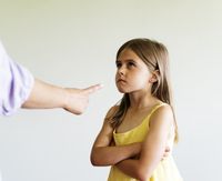 Penyebab Anak Suka Melawan Orang Tua dan Tips Mengatasinya