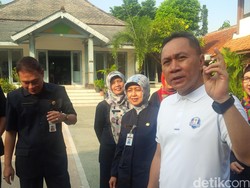 Marak Kaus Palu Arit, Zulkifli Hasan:  Jangan Terlalu Reaktif