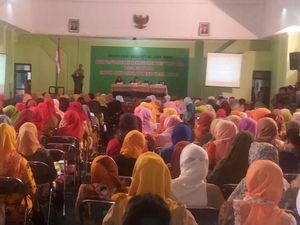 Ratusan Bidan Mengadu, Ingin Diangkat Jadi PNS