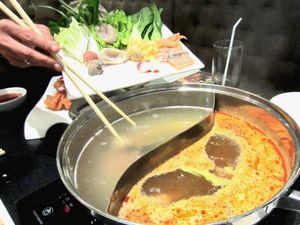 Coca Suki: Segar dan Sehat, Hot Pot Thailand Asli dengan Kuah Tom Yum