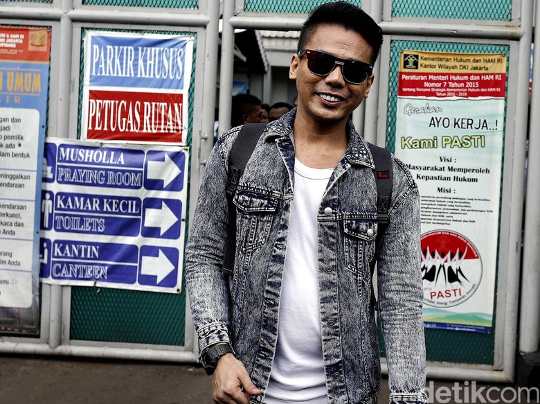 Hotman Paris Tanyakan Artis yang Pernah Dijual, Robby Abbas: di Atas 100! Hotman Paris Tanyakan Artis yang Pernah Dijual, Robby Abbas: di Atas 100!