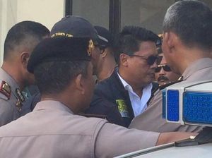 Kombes Krishna Murti Datangi Rusuh Dadap, Warga Lempar Bambu dan Batu