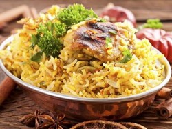 Harum Berempah Nasi Briyani Komplet di 5 Tempat Ini