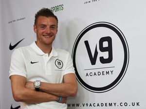 Vardy Tegaskan Tak Berminat Tinggalkan Leicester