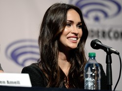 Megan Fox Jadi Model Lingerie 5 Bulan Pasca Melahirkan