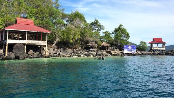 Pesona Pulau Babua dan Pasitufiri di Halmahera Barat