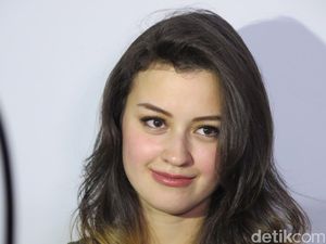 Kimberly Ryder Asah Kemampuan Akting di London